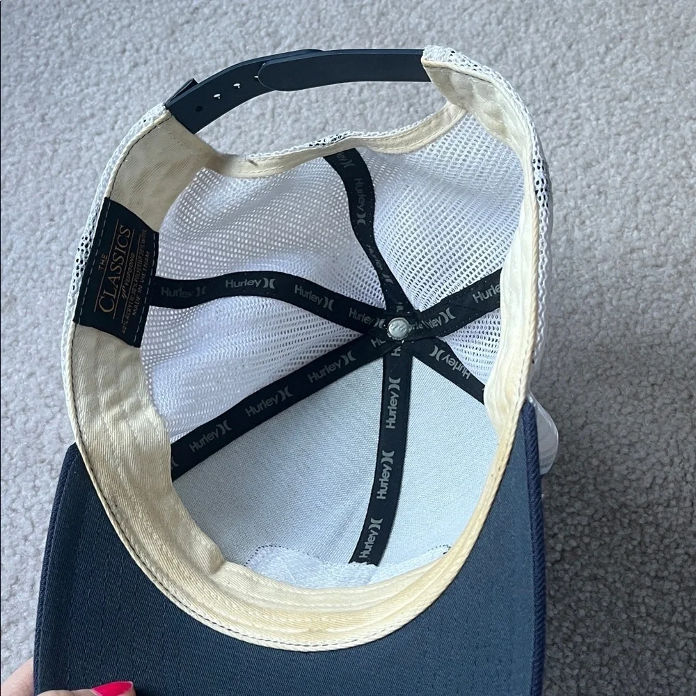 Hurley hat - Picture 3 of 4